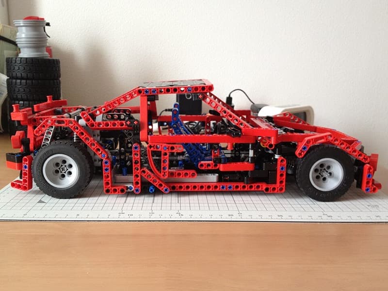 LEGO Technic Yarış Arabası Seti